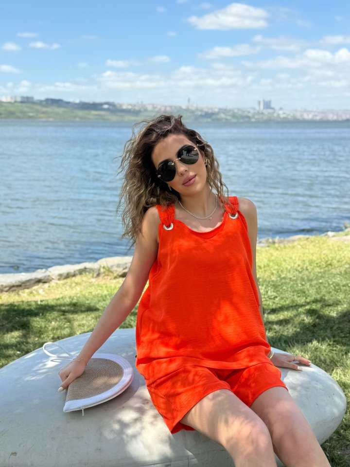 Kadın Kolsuz V Yaka Kuş Gözü Detay Bluz Short Aerobin Ikili Takım - Görsel 2