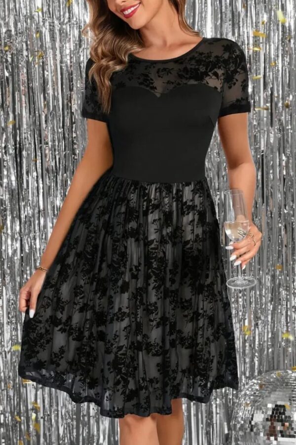 Kadın Kısa Kollu Bisiklet Yaka Tül Flok Baskı Detaylı Elbise