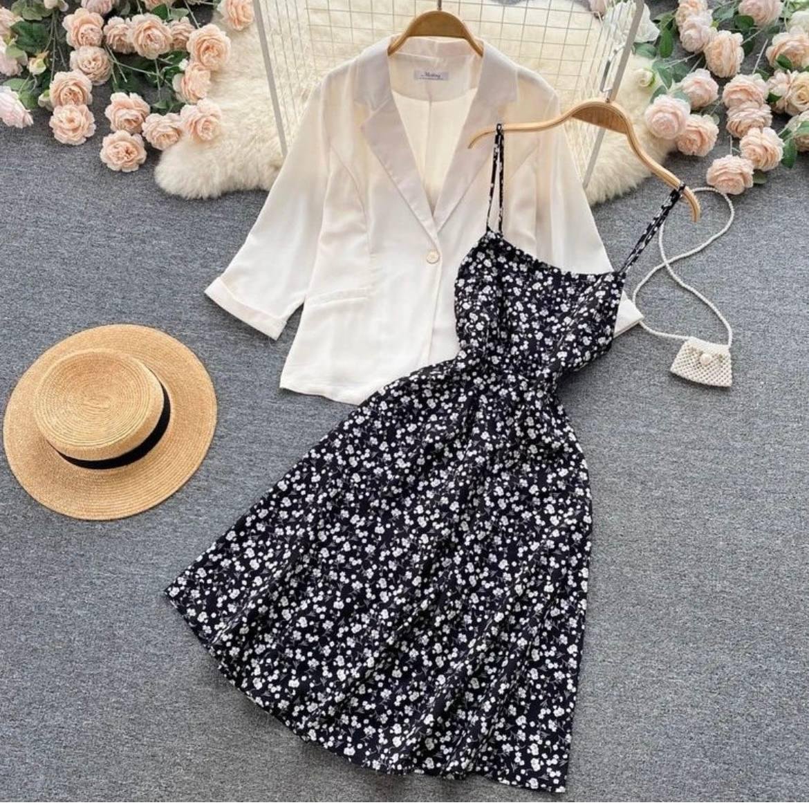 Kadın Omuz Askılı çiçek Desenli Kruvaze Yaka Viskon Kumaş Elbise