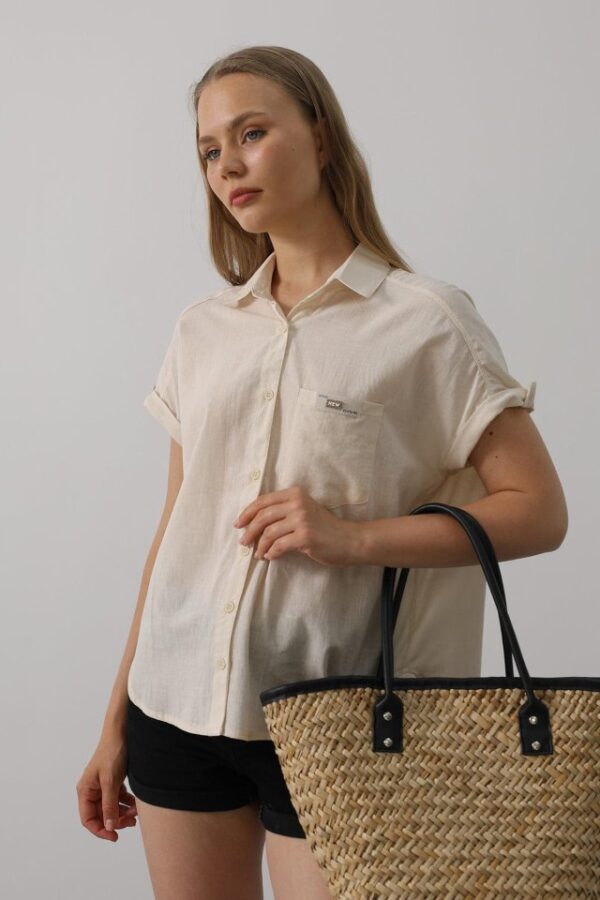 Etiket Detaylı Yarım Kol Gömlek - Gri