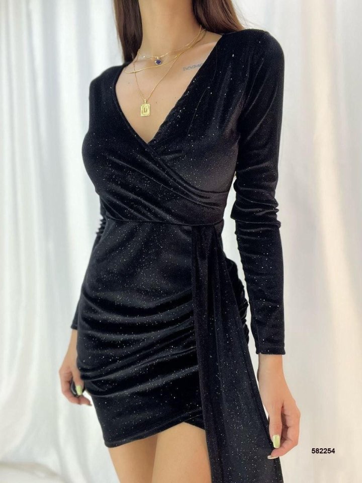 Kadın Kadife Kumaş V Yaka Belde Kuşak Detaylı Simli Mini Boy Elbise - Görsel 3