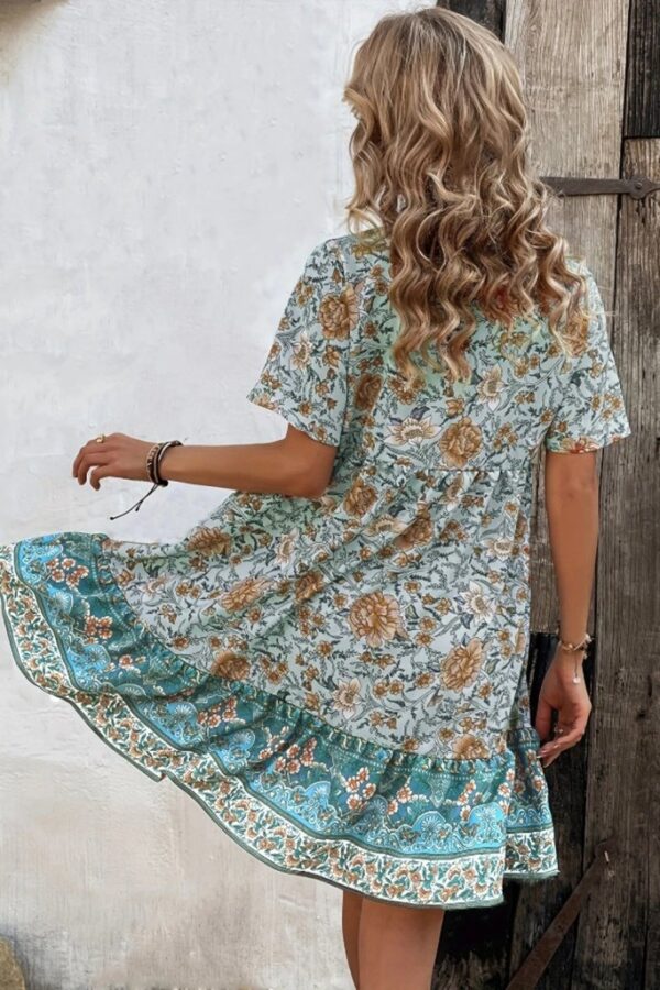 Kadın Kısa Kollu Yakası Bağcıklı önden Düğmeli Fırfır Desenli Süprem Elbise