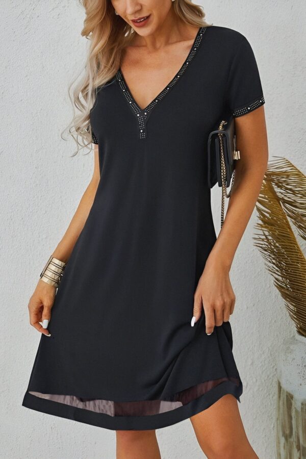 Kadın Kısa Kollu Eteği Tül şeritli Taş Işlemeli V Yaka Viskon Elbise