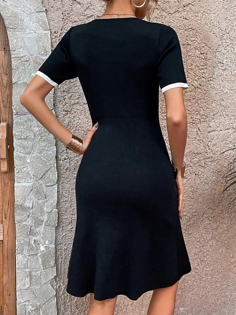 Kadın Kısa Kollu Bisiklet Yaka Yandan Yırtmaçlı Renkli şerit Detay Janjan Krep Elbise - Görsel 5