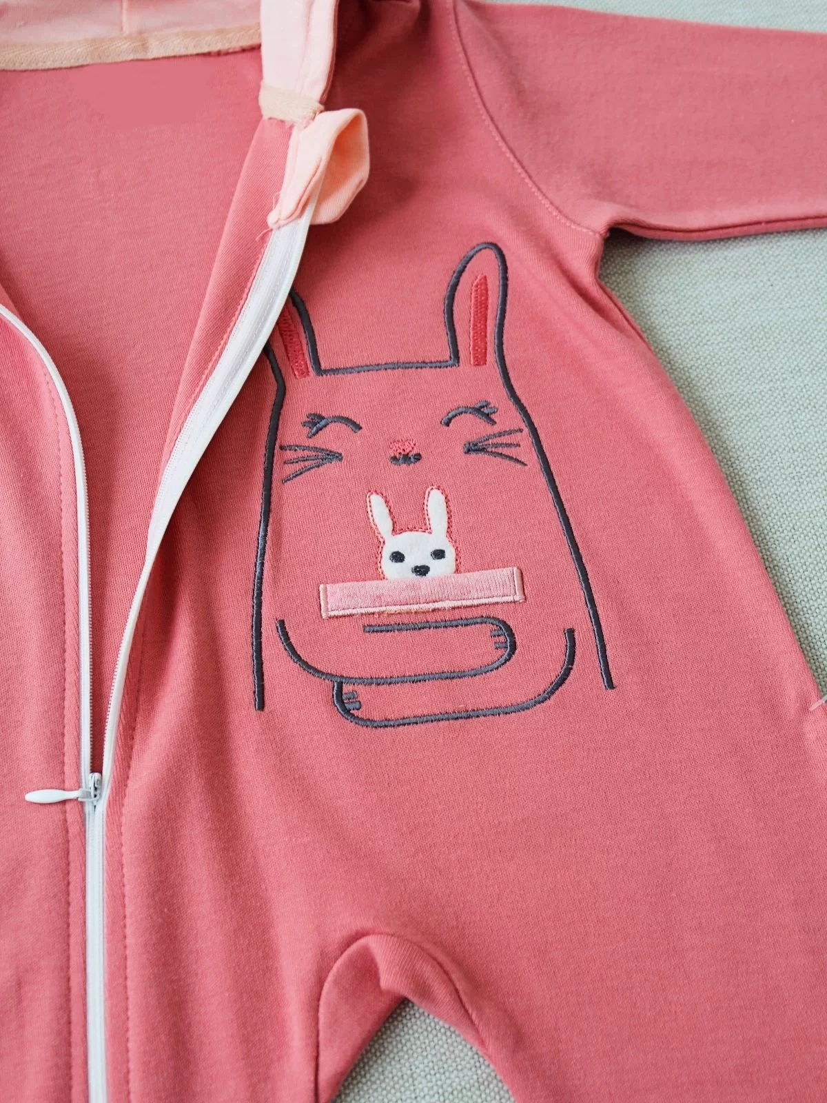 6-9 9-12 Ay Ef Çizgi Boy Fermuarlı Tavşan Nakışlı Kapşonlu Kız Erkek Bebek Tulumu - Görsel 3