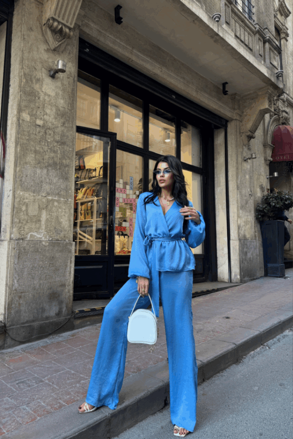 SATEN KRUVAZE BAĞLAMALI BLUZ- PANTOLON TAKIM - Mavi