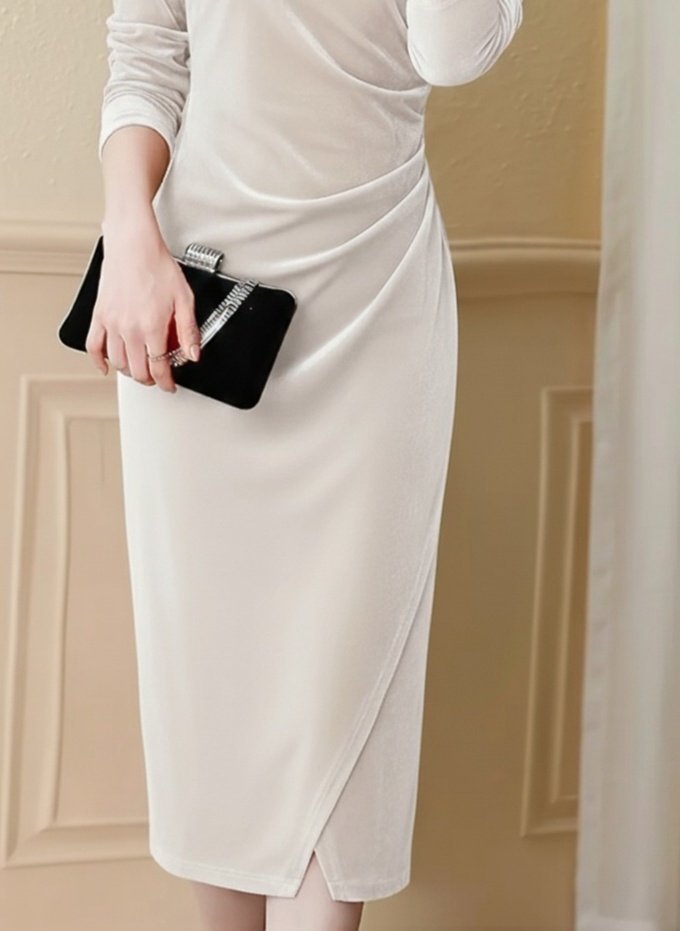 Kadın Uzun Kollu Kruvaze Yakalı Yandan Büzgülü önden çapraz Detaylı Midi Kadife Elbise - Görsel 3