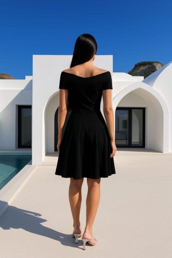 Kadın Madonna Yaka Pliseli Scuba Krep Kumaş Diz üstü Elbise