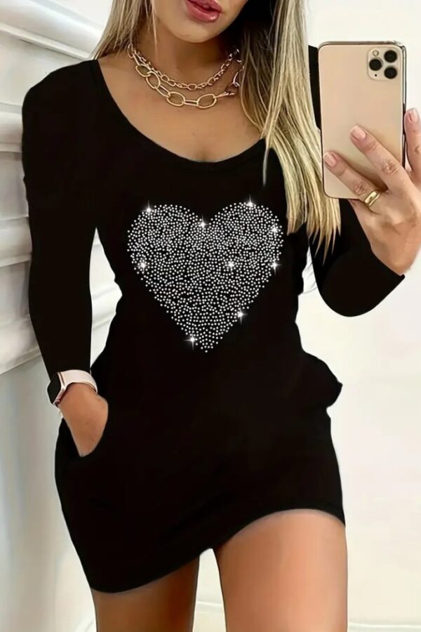 Kadın Uzun Kollu Yuvarlak Yaka Taşlı Kalp Desenli Viskon Iki Iplik Elbise