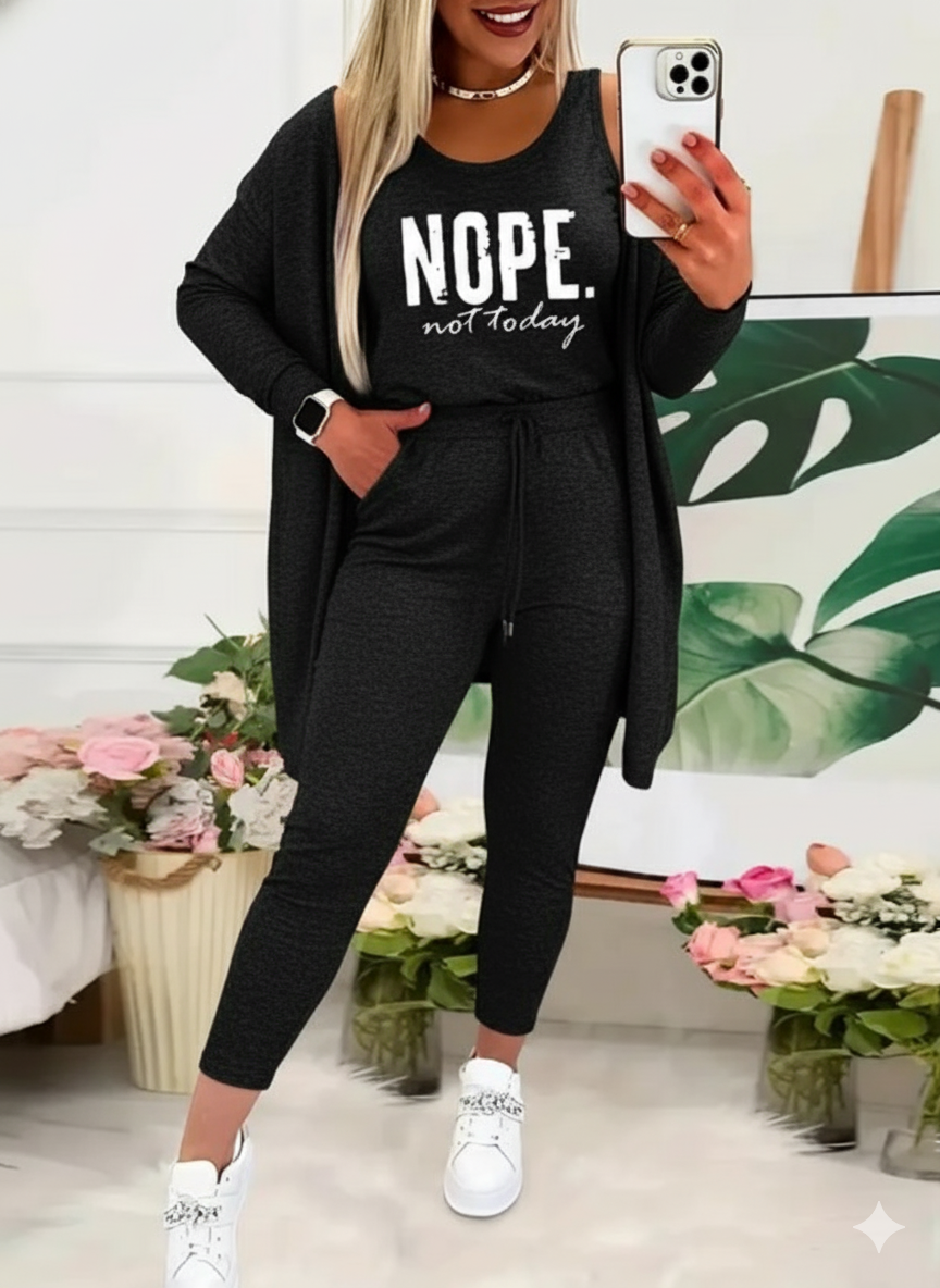 Kadın Askılı Yuvarlak Yaka Yazılı Viskon Iki Iplik Bluz Ceket Ve Pantolon 3lü Takım - Görsel 3