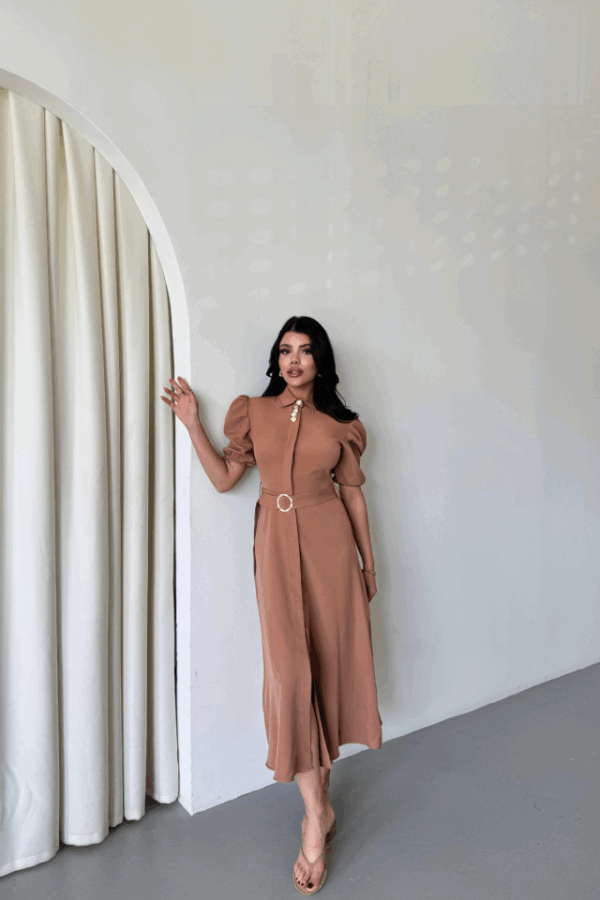 YAKA DÜĞME DETAYLI ELBİSE - Kahverengi