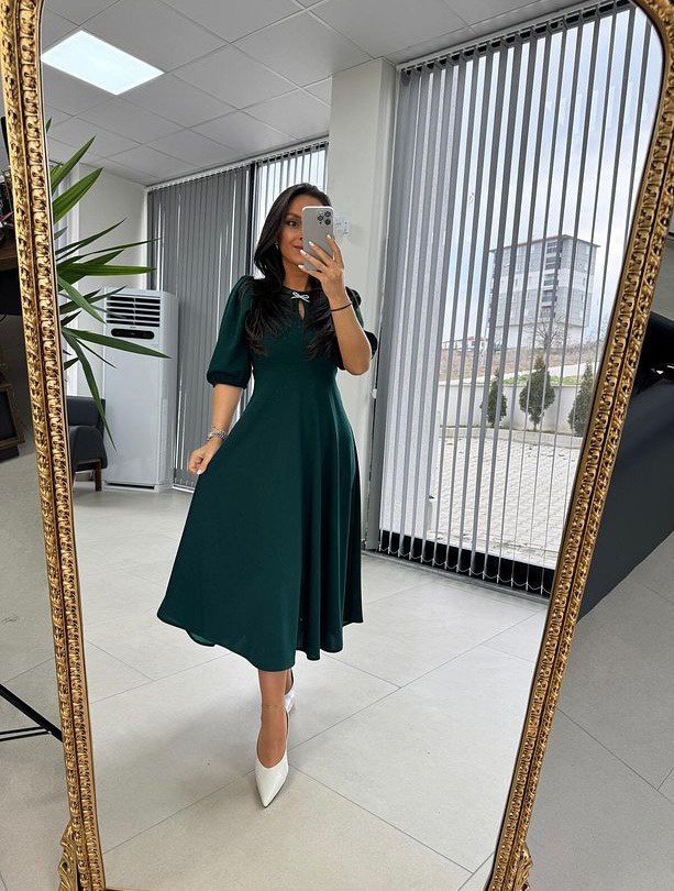 Kadın Kısa Kollu Bisiklet Yaka Fiyonk Broşlu Midi Janjan Krep Elbise - Görsel 14