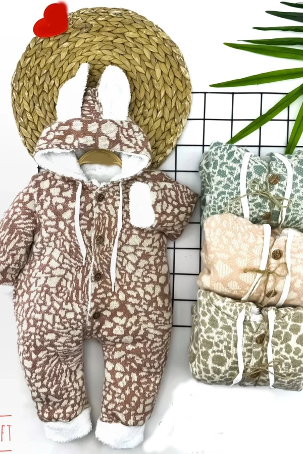 9-12-18-24 Ay Düğme Kapamalı Kulaklı Kapşonlu Batik Desenli Triko Kumaş Kız Erkek Bebek Tulumu Bej