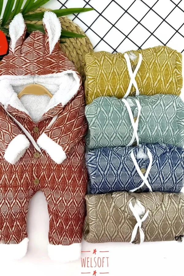 9-12-18-24 Ay Düğme Kapamalı Kulaklı Kapşonlu Motif Desenli Örme Kumaş Kız Erkek Bebek Tulumu Kahverengi