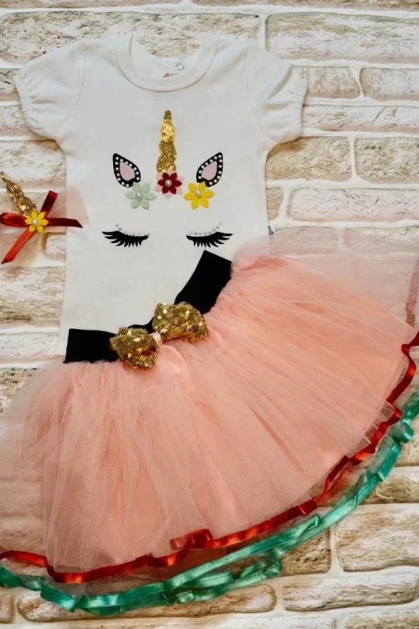 9-12-18 Ay Payetli Pony Nakışlı Tokalı Kısa Kollu Tütü Etek 3lü Kız Bebek Takımı