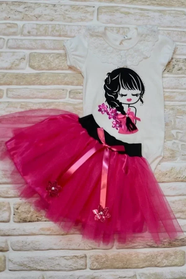 9-12-18 Ay Saçı Örgülü Kız Nakışlı Kurdelalı Kısa Kollu Tütü Etek 2li Kız Bebek Takımı