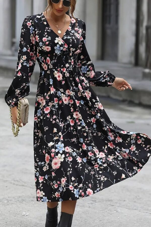 Kadın Uzun Kollu Kruvaze Yaka Beli Lastikli Yandan Yırtmaçlı Desenli Dalgıç Elbise