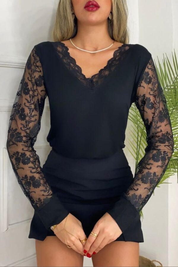 Kadın Uzun Kollu V Yakalı Dantel Detaylı Viskon Bluz