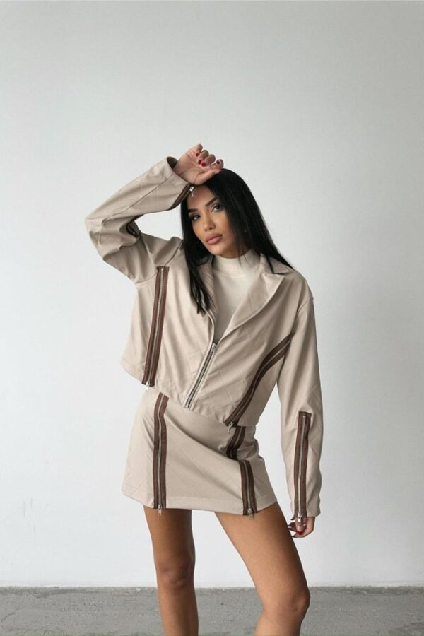 BAKLAVA DERİ CROP CEKET FERMUAR AKSESUAR DETAYLI - Bej