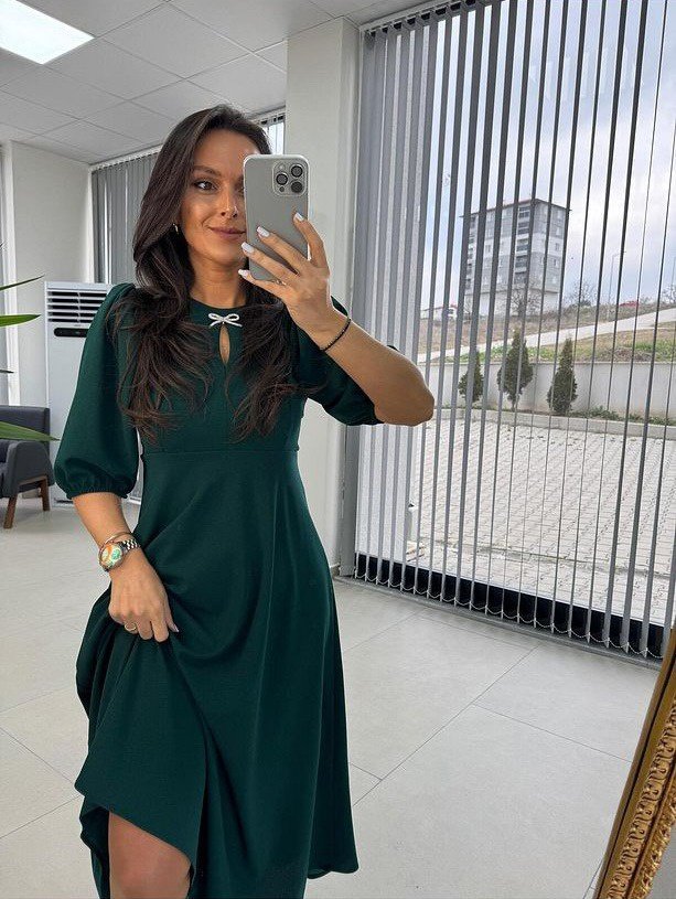 Kadın Kısa Kollu Bisiklet Yaka Fiyonk Broşlu Midi Janjan Krep Elbise - Görsel 10