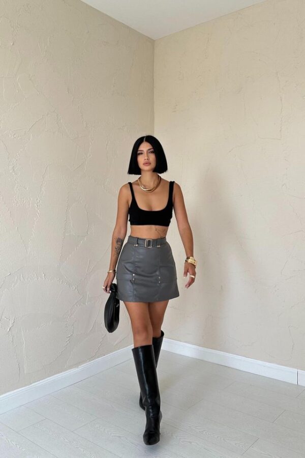 Gri Kemerli Mini Deri Etek