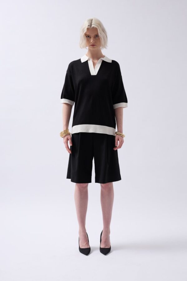 V Yaka Dokulu T-Shirt