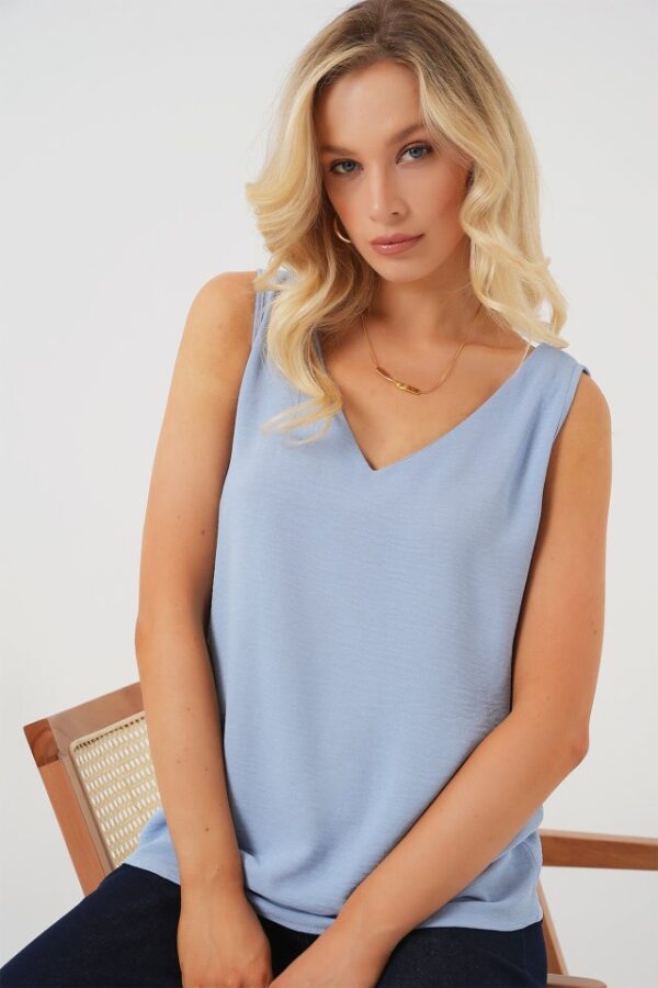 V Yaka Sıfır Kol Bluz 950 - Mavi