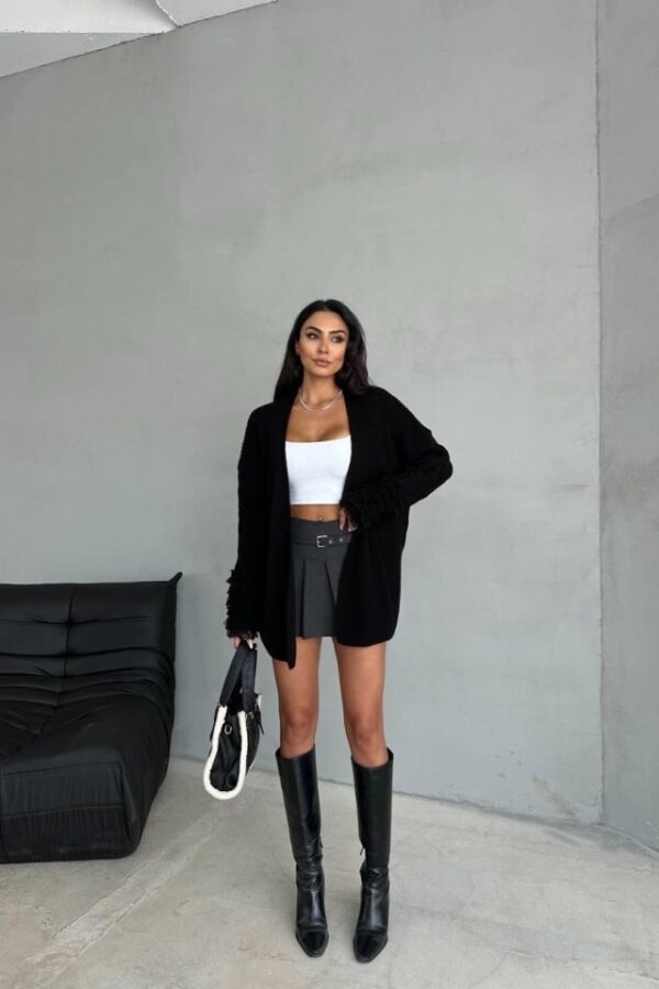 Püskül Detaylı Triko Hırka