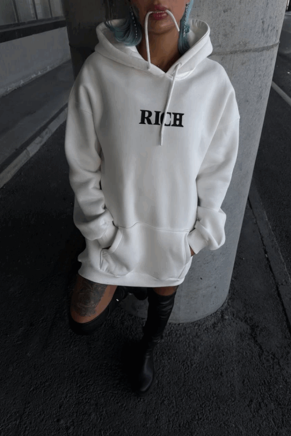 Uzun Kol Kapşonlu Göğüs Baskılı SweatShirt - Beyaz