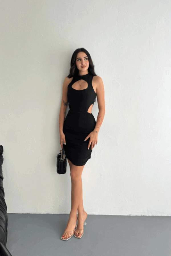 Göğüs Ve Yanlar Dekolteli Kolsuz Boy Elbise - Siyah