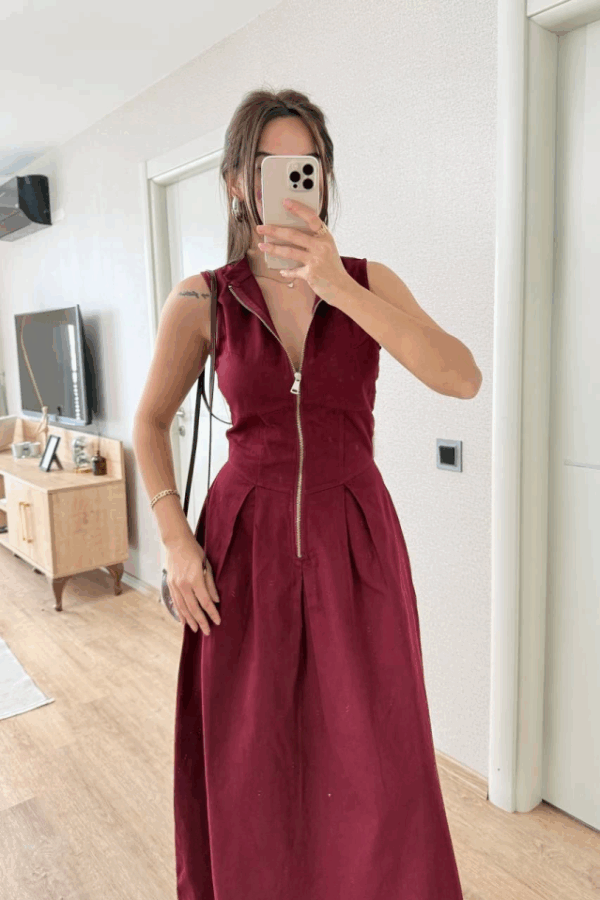 Dik Yuvarlak Yaka Önden Fermuarlı Sifir Kol Beli Oturtmalı Kolsuz Cepli Çan Etekli Uzun Elbise - Bordo