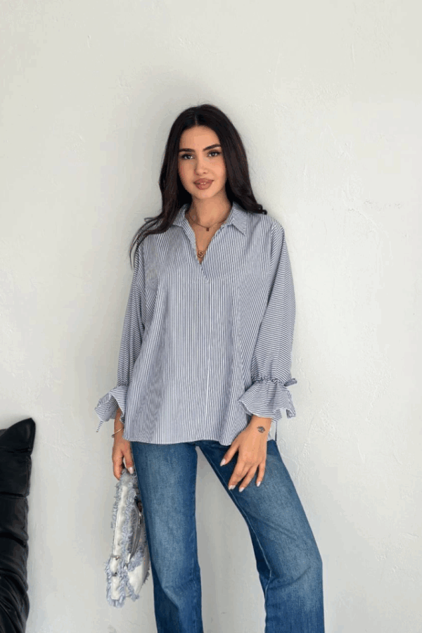 Arkası Asimetrik Yırtmaç Kesim Detaylı Cizgili Bluz Gömlek - Füme