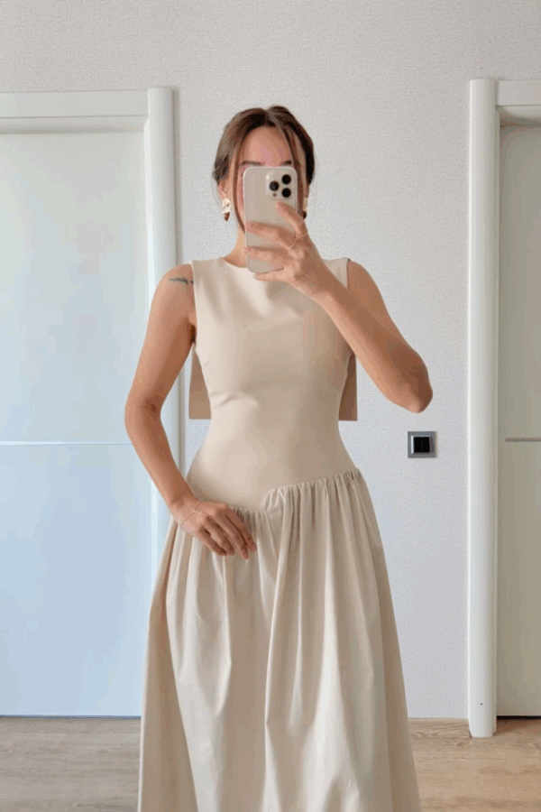 Arkası Kanatlı Uzun Elbise- Bej