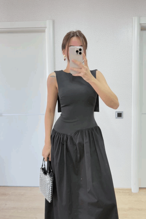 Arkası Kanatlı Uzun Elbise- Siyah