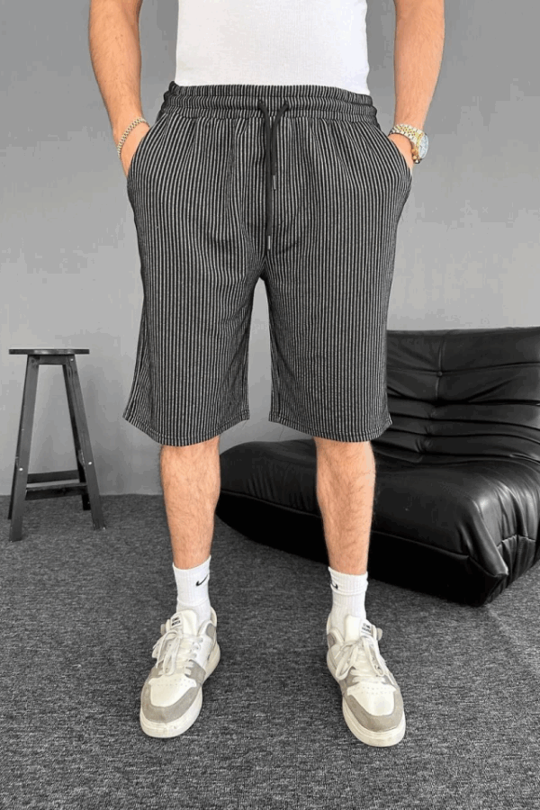 Su Yolu Çizgili Cepli Şort- Siyah