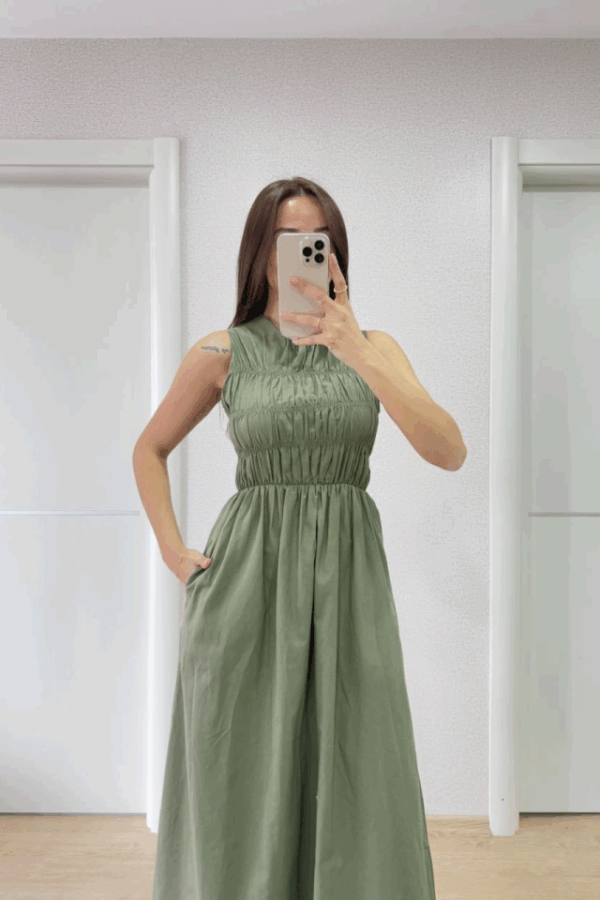 Kolsuz Göğüs Lastıklı Uzun Elbise - Yeşil