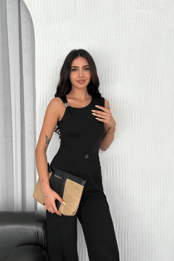 Osy Modal Yumuşak Dokulu Kumaş Bisiklet Yaka Sıfır Kol Bluz Omuz Toka Aksesuar Detaylı - Siyah