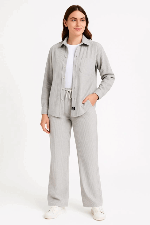 Kadife Oversize Takım – Gömlek Ve Pantolon İkili Set Füme Corduroy Şıklığı, Rahat Ve Zarif Duruş Yumuşak Dokulu Kadife Kumaş, Düğmeli Gömlek Üst Ve Lastikli Pantolon Alt Parça Ile Gün Boyu Konfor- Gri