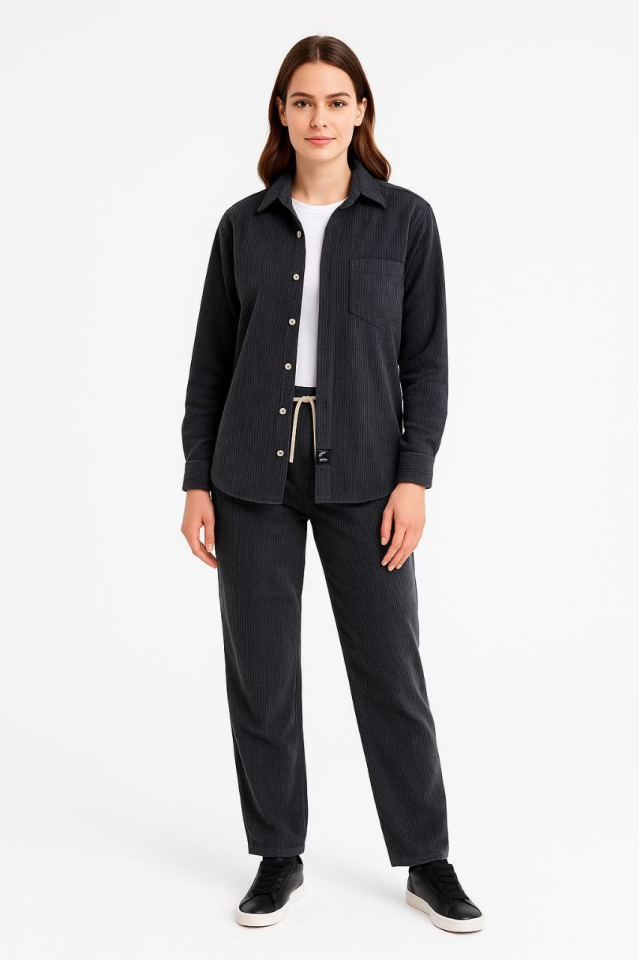 Kadife Oversize Takım – Gömlek Ve Pantolon İkili Set Füme Corduroy Şıklığı, Rahat Ve Zarif Duruş Yumuşak Dokulu Kadife Kumaş, Düğmeli Gömlek Üst Ve Lastikli Pantolon Alt Parça Ile Gün Boyu Konfor- Siyah - Görsel 2