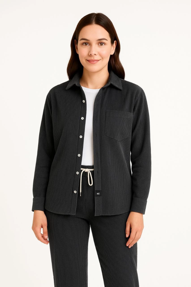 Kadife Oversize Takım – Gömlek Ve Pantolon İkili Set Füme Corduroy Şıklığı, Rahat Ve Zarif Duruş Yumuşak Dokulu Kadife Kumaş, Düğmeli Gömlek Üst Ve Lastikli Pantolon Alt Parça Ile Gün Boyu Konfor- Siyah - Görsel 4