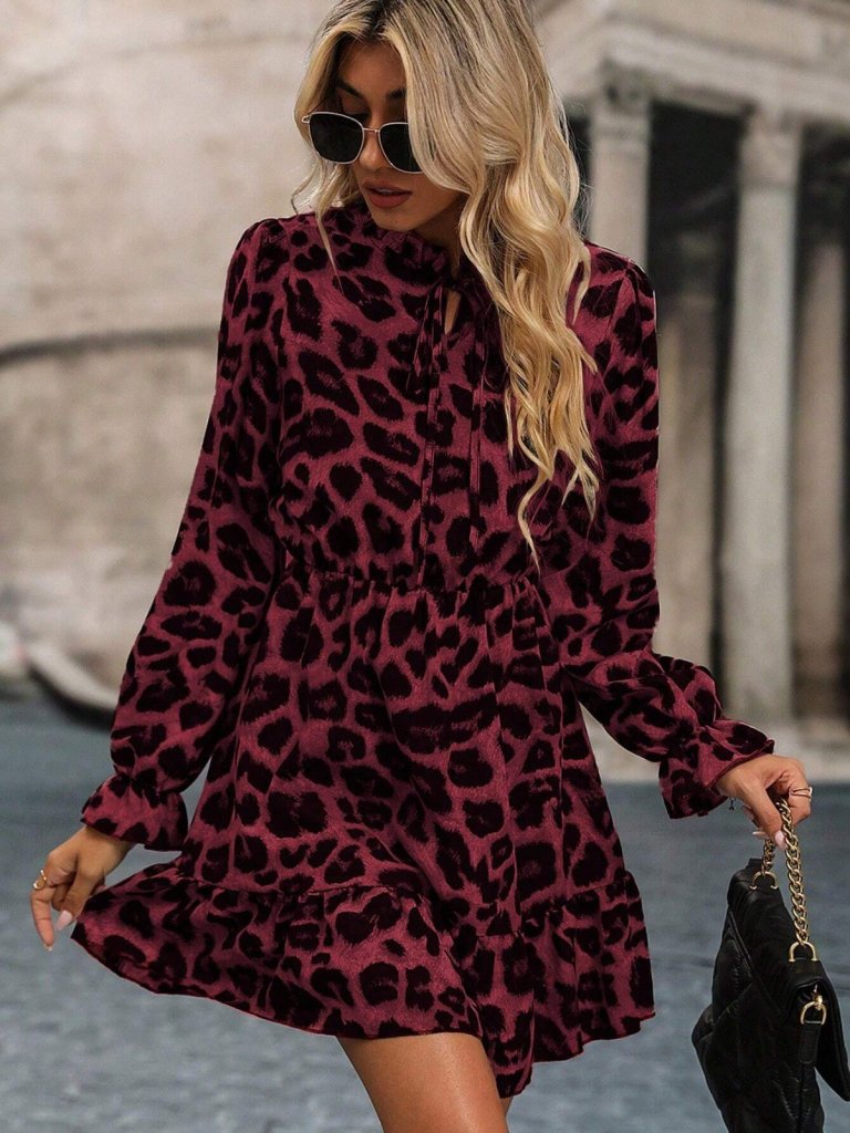 Kadın Uzun Kollu Yakadan Bağcıklı Modal Leopar Desenli Mini Elbise - Görsel 7