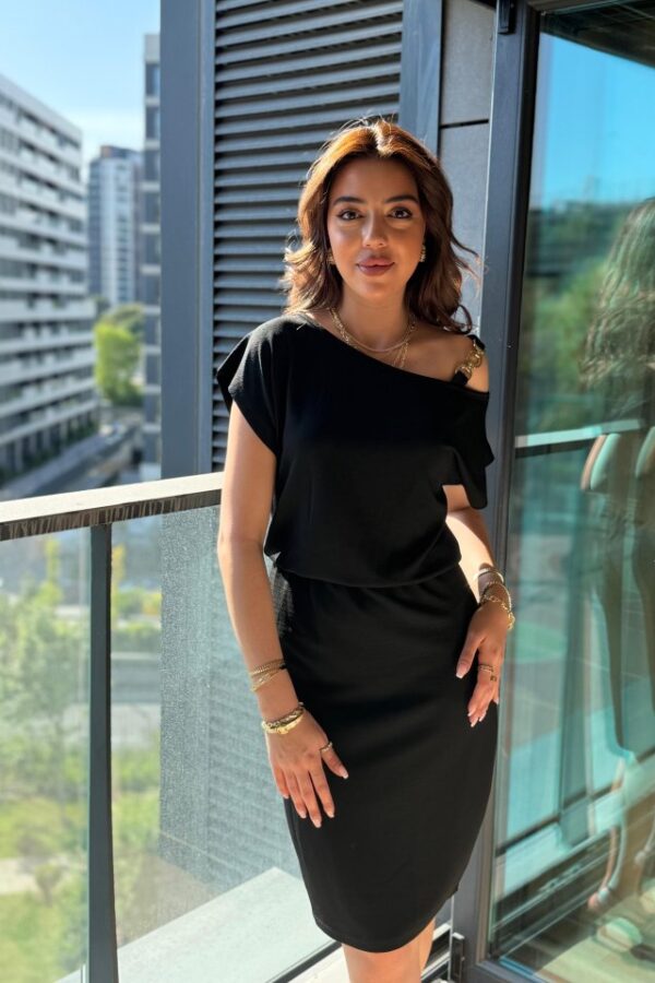 Kadın Kısa Kollu Tek Omuz Askı Ve Aksesuar Detay Beli Lastikli Krep Elbise