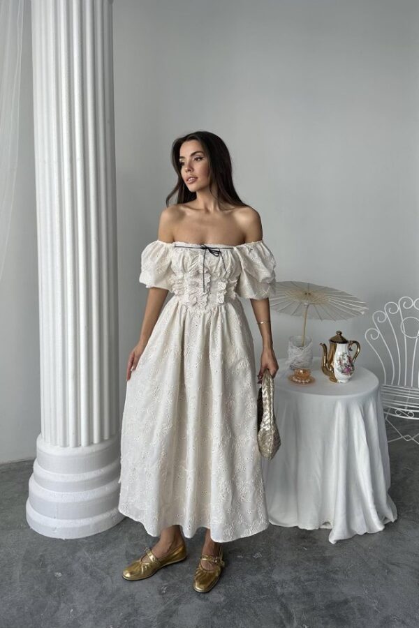 Bej Dantel Detaylı Brode Elbise