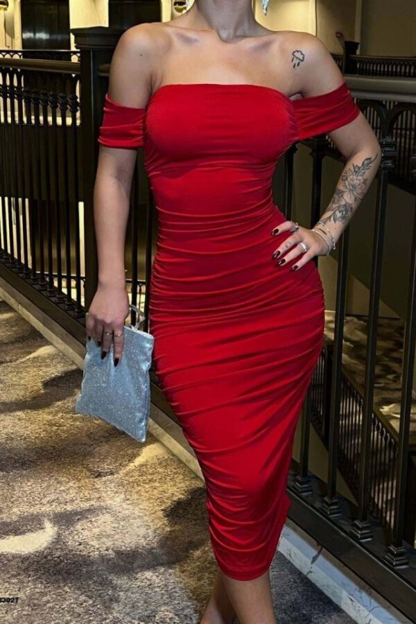 Kadın Madonna Yaka Sandy Kumaş Büzgü Detay Midi Boy Elbise