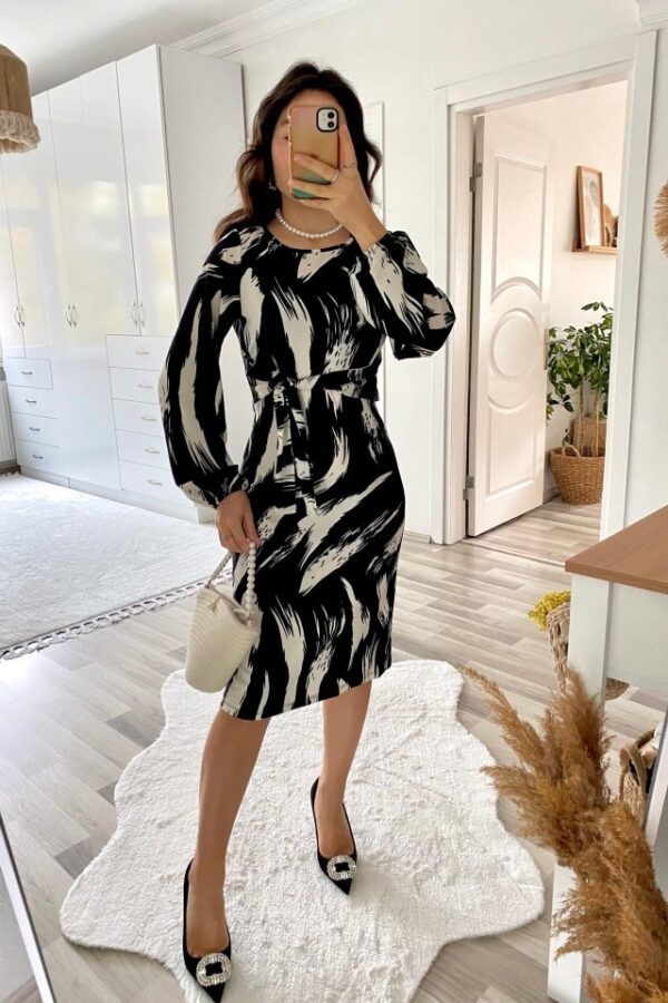 Kadın Uzun Kollu Yuvarlak Yaka Belden Kuşaklı Hazır Desenli Midi Krep Elbise