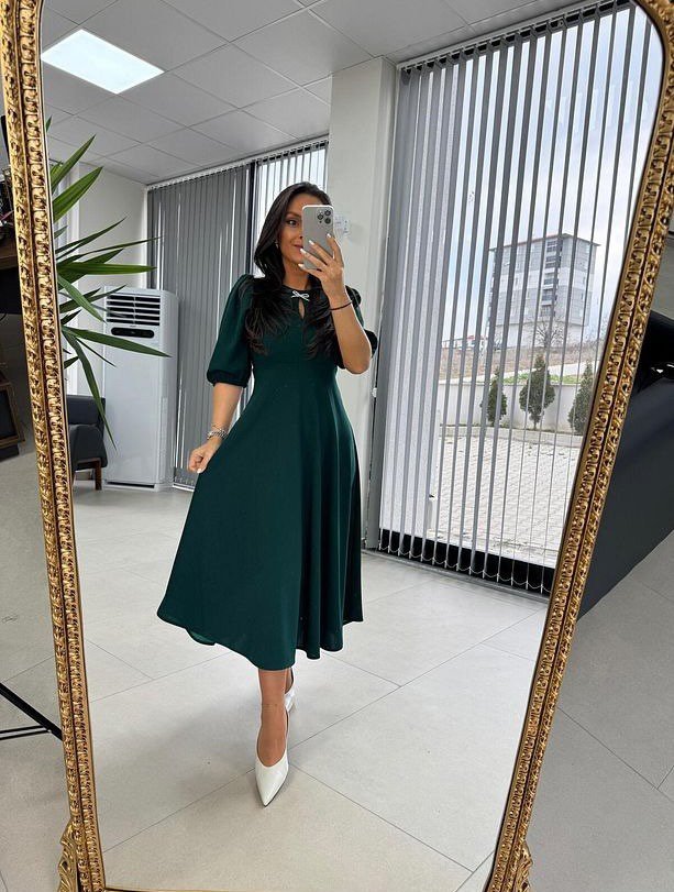 Kadın Kısa Kollu Bisiklet Yaka Fiyonk Broşlu Midi Janjan Krep Elbise - Görsel 7