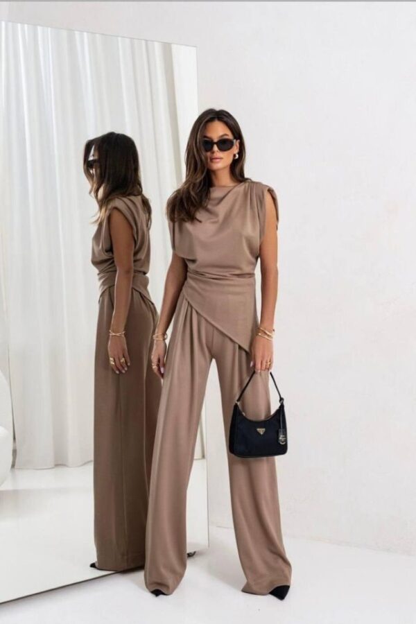 Kadın Dalgıç Kumaş Sıfır Kol Bluz Ve Bol Kesim Pantolon Ikili Takım