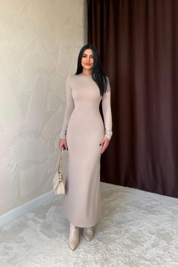 Haki Vücudu Saran Uzun Elbise