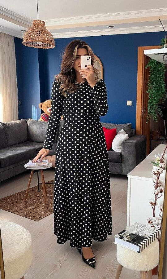 Kadın Krep Kumaş Uzun Kollu Tam Boy Puantiyeli Elbise 132 Cm