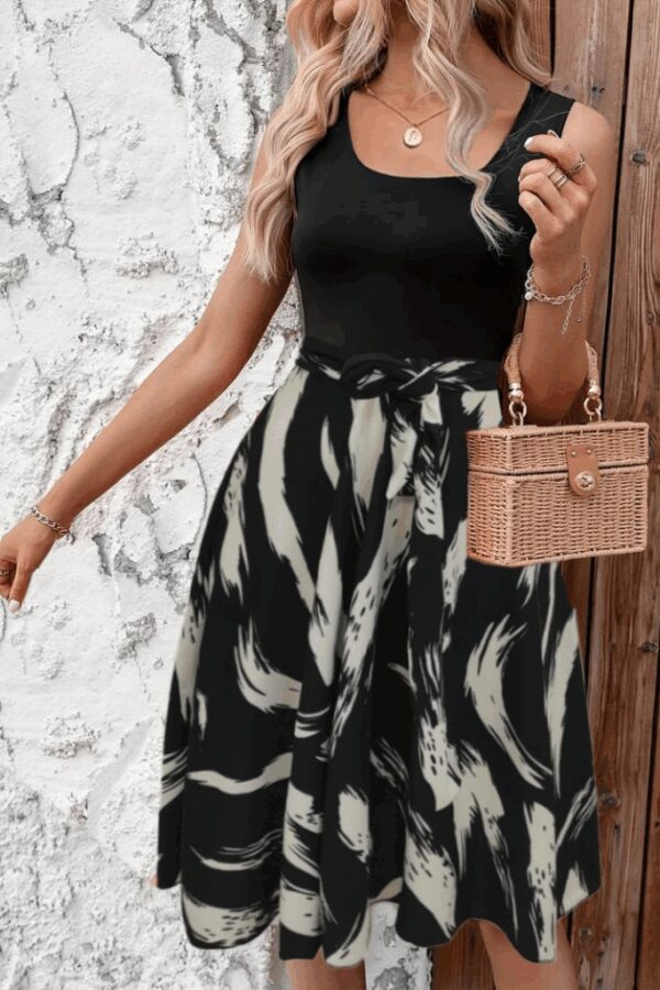 Kadın Askılı Yuvarlak Yakalı Belden Kuşaklı Zikzak Desenli Süprem Elbise